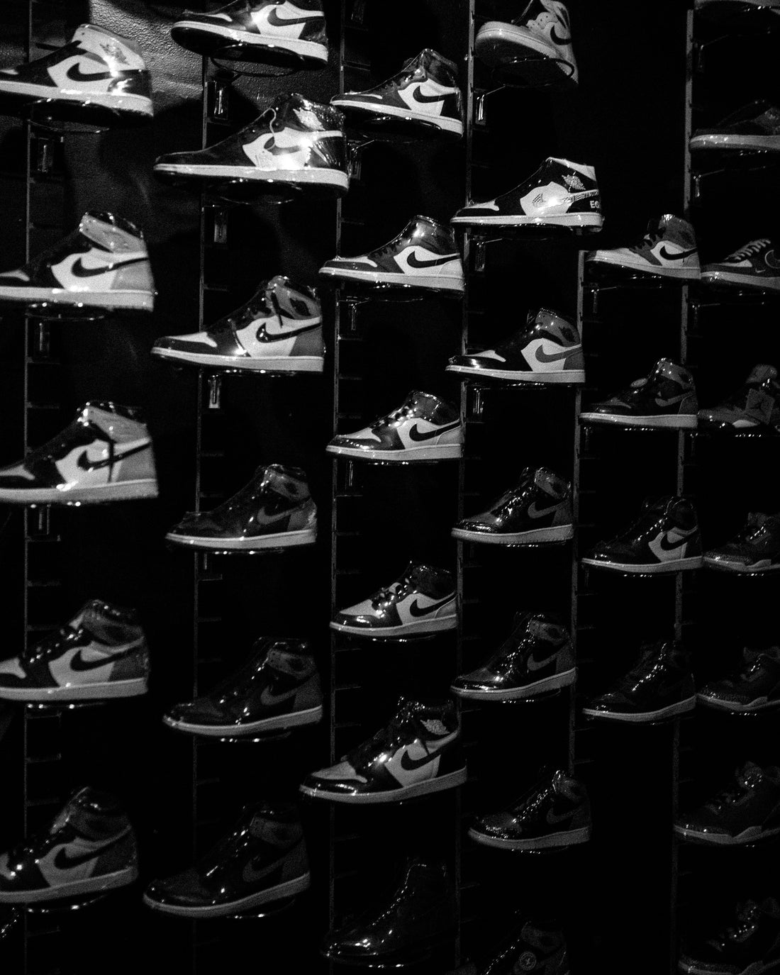 Sneaker Reselling: Een Diepgaande Blik op de Lucratieve Wereld van Sneakerhandel